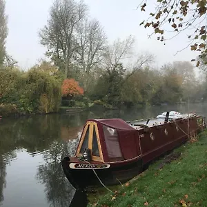 https://apt-tiny-hideaway-in-cambridge.cambridgehotelsuk.com